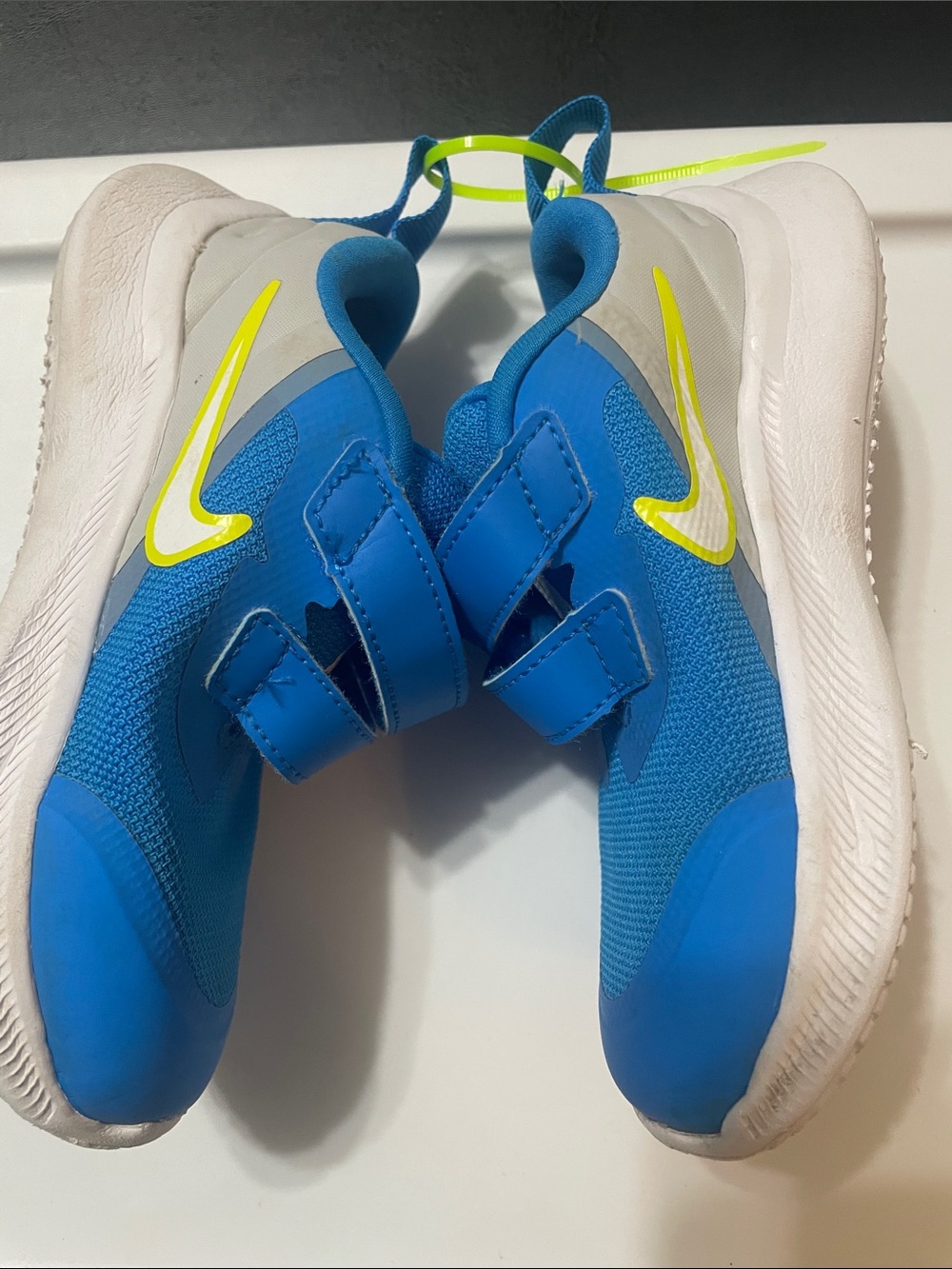 Nike Runner 3 kids  Bright Blue Slip-On Sneakers w  Neon Yellow Accents Sz. 9C
